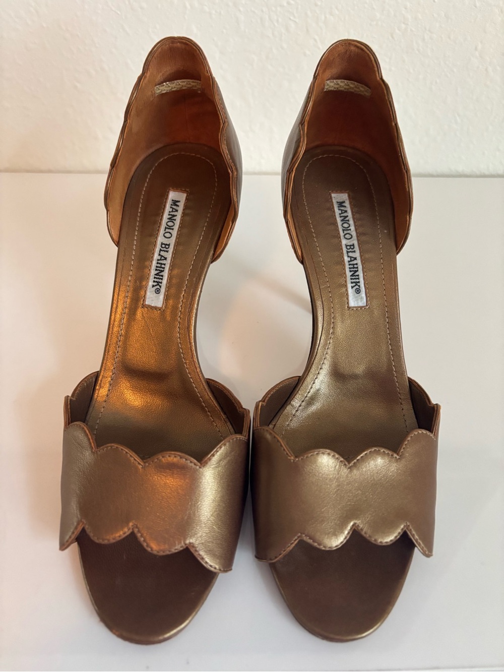 Manolo Blahnik Brown Leather Scalloped Open Toe Stiletto Pumps Women's Size 8
